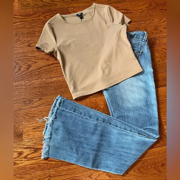 Express Body Contour High Compression Smooth, Sculpt, Define Shirt Size M - Picture 9 of 9